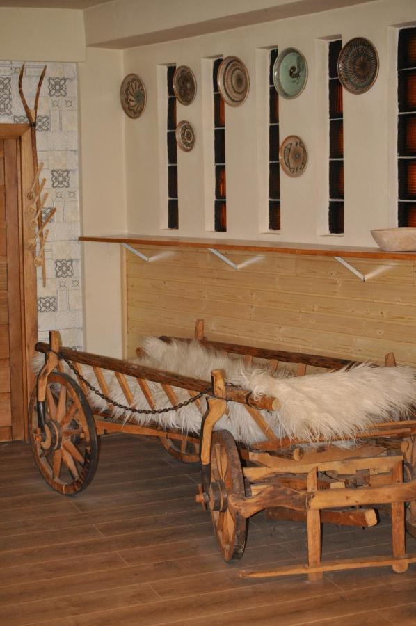 Casa Romaneasca 쿠티에데아게스 외부 사진